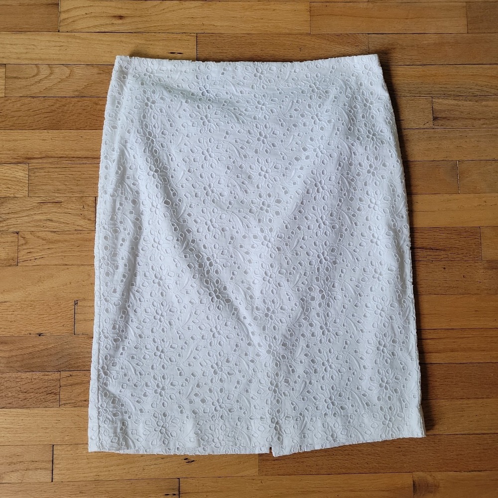 Talbots Embroidered Eyelet Pencil Skirt 6 Whtie Cottagecore Monochromatic Preppy